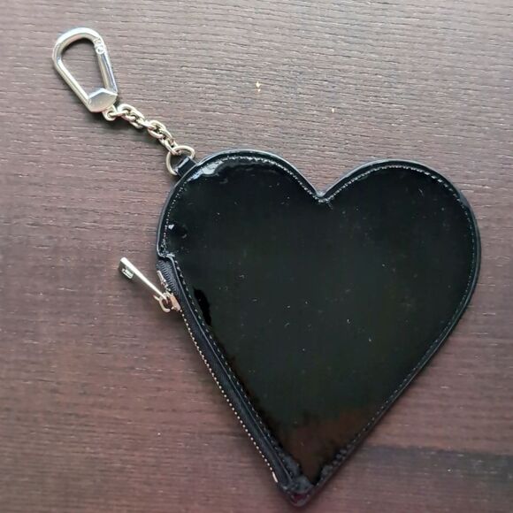 COPY - Black Heart shaped coin pouch with a clip keychain - Picture 2 of 5